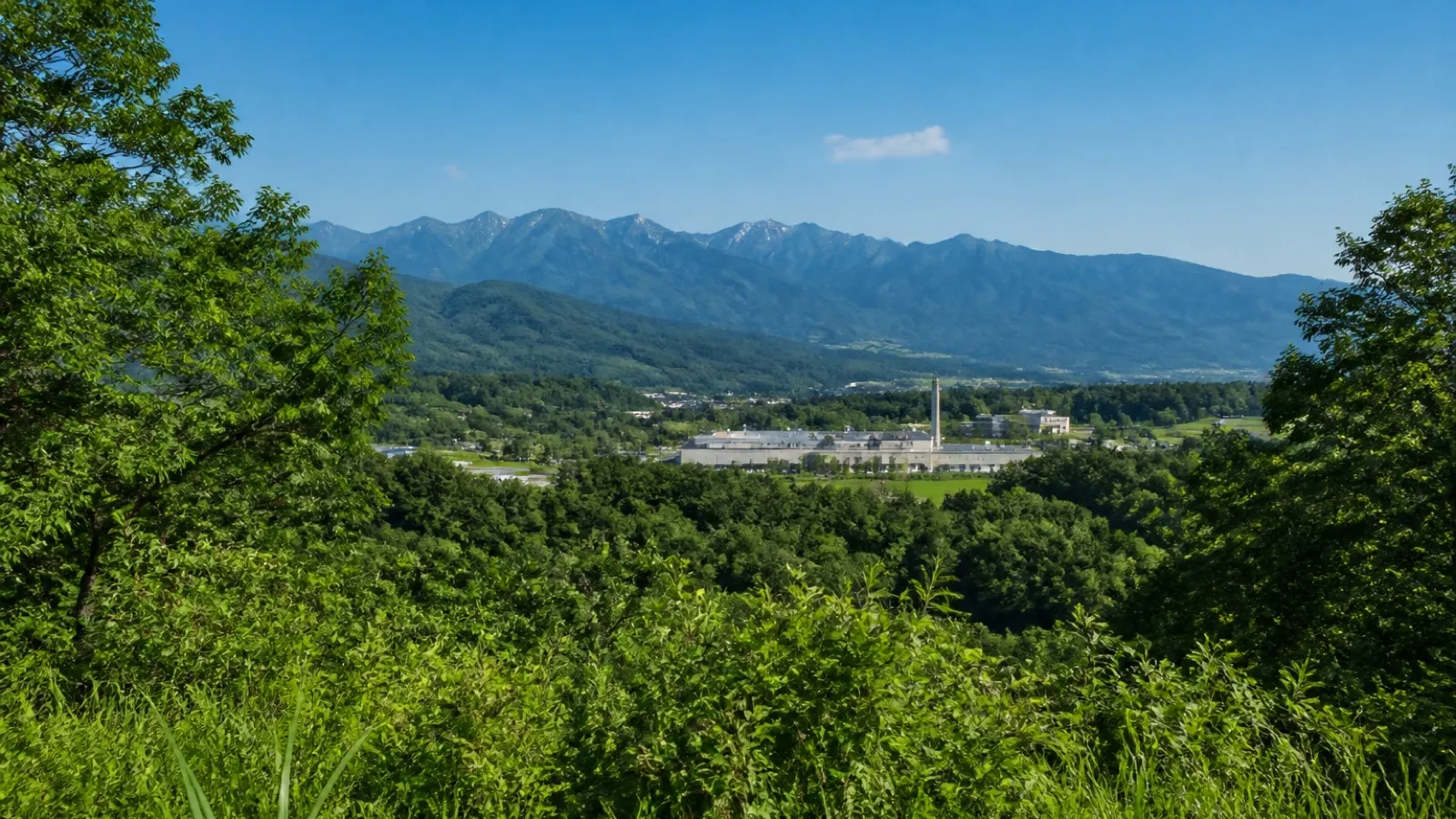 工場周辺の自然環境をイメージした風景
